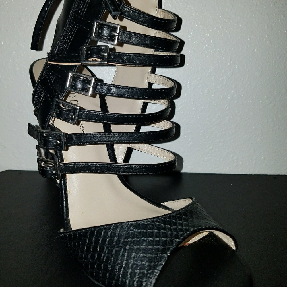 High Heels - Picture 2 of 2
